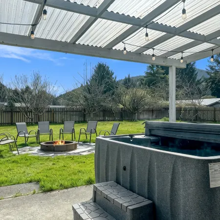 𓇻 Olympic Park Haven w/ HotTub, Fire Pit, Grill, Arcade, HUGE Yard