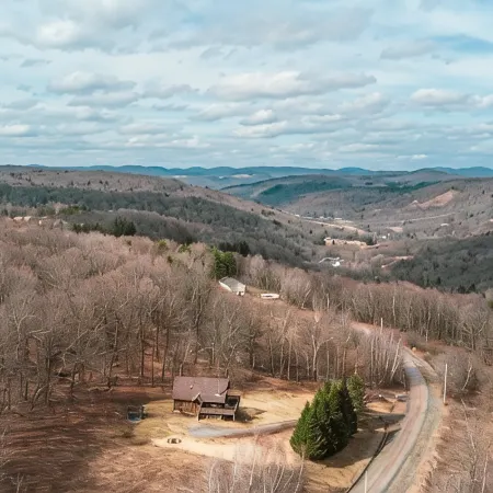Cozy Catskills Chalet