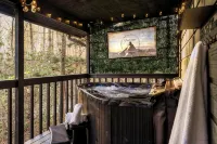 Romantic Cabin with Sauna, Fitness Room in Gatlinburg, Near NP, Pet-Friendly - Romantic