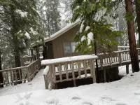 Gorgeous 3 bedroom cabin with Garage parking and Tesla supercharger close by