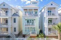 Charming Vacation Home Walking Distance to the Beach and Pool Access