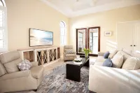 "Mediterra" /WALK to Vanderbilt Beach/ Heated Pool/Gym/BBQ/Scooters/4BR Retreat - Gym
