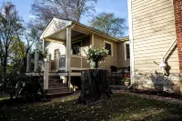 Modern. Cozy. Historic - in the heart of downtown Lewisburg! - พร้อมWifi