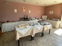 Horizon Beach Hotel - breakfast