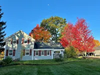 Peaceful Historic Home on 10 Acres w/ Lake, Barn & Fire Pit - 5 Bedrooms - Homestays