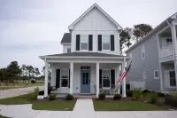 Beautiful Beau Coast Home w/ Pool, Bikes, EV Charger & Dock Access - Homestays