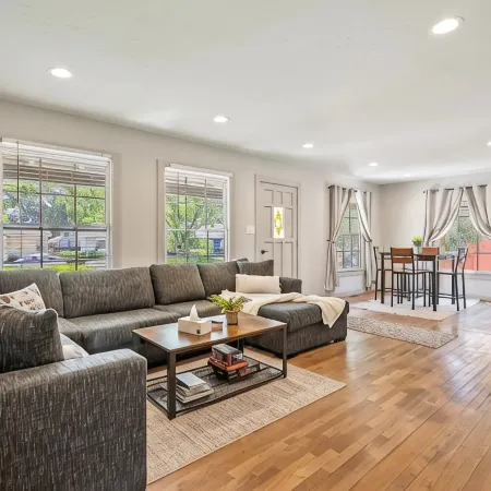 Cute Cottage Close to Downtown! w/Firepit