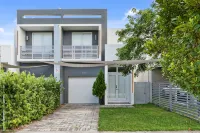Modern Haven  5B 4B with Heated  Pool