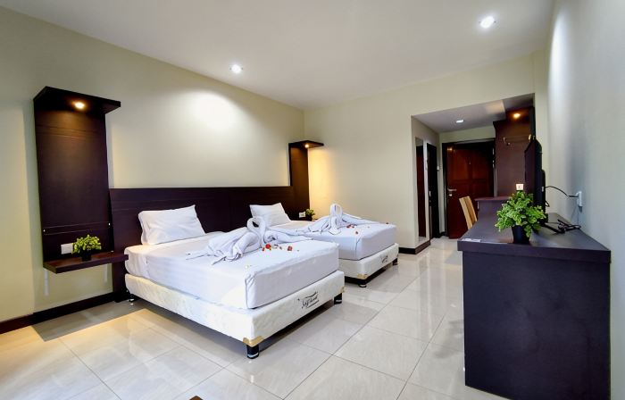 Crystal City Hotel
