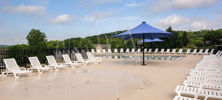 Pine Cone Lodge-Private Hot Tub, Pool Table, 2 Pools & Splash Pad, Pet Friendly! Hotels in Ridgedale