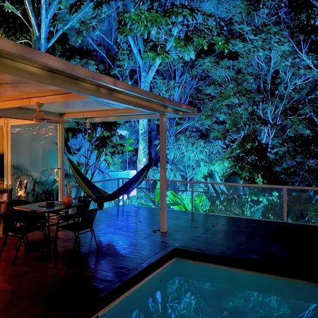 Beautiful Villa Lucia, Gated Tropical Retreat, Private Deck with Pool, Ojochal