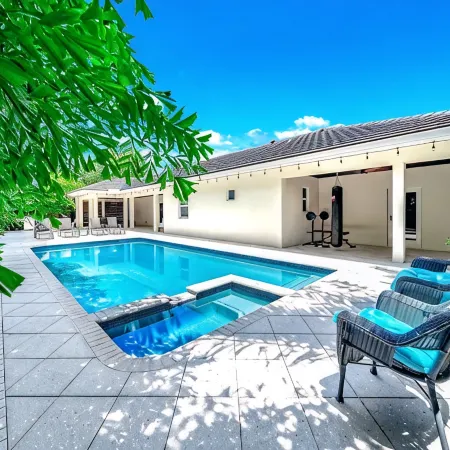 Pool! Walk to Private Beach & Historic Lighthouse!