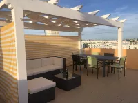 Luxurious apartment with sea view, swimming pool, private solarium, and 30 glowing reviews - 2-Star
