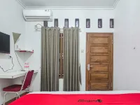 RedDoorz Syariah Near Citimall Sukabumi Hotels in Cikole