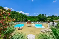 Lovely Lake Condo with BOAT SLIP and Pool - Wifi