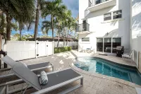Beachside Luxury Private Townhome w/ Pool, Elevator, Ocean and Marina Views - 프라이빗 풀