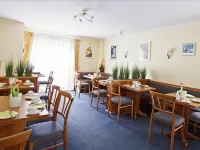 Hotel Blutenburg Hotels near Pasing - Obermenzing