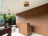 雅爾丁斯旅館 - 小旅館