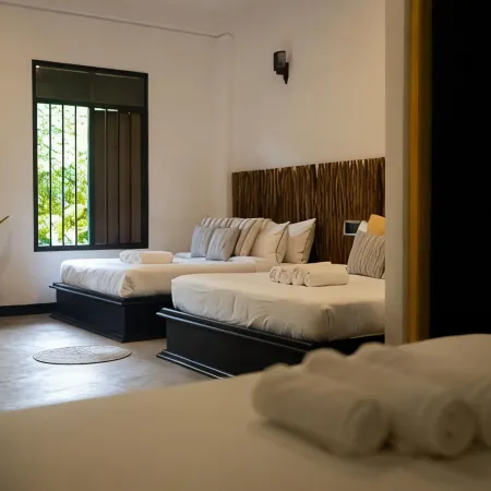 Banana Bunks Mirissa