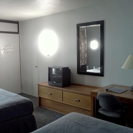 Quail's Nest Inn & Suites