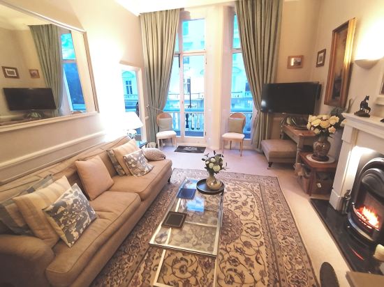 Welcome to this unforgettable getaway in the heart of London's Westminster.