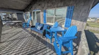 Semi-Oceanfront Gem in the Heart of Kdh - Steps to Beach, Dining & Dog Friendly! - โฮมสเตย์