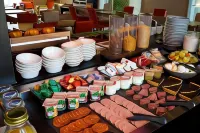 Campanile Reims Ouest - Tinqueux - breakfast
