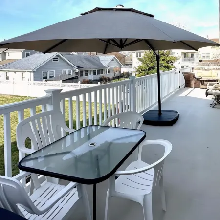 Belmar Shore House by the Sea! 1.5 Blocks to Beach with 6 Badges & Parking