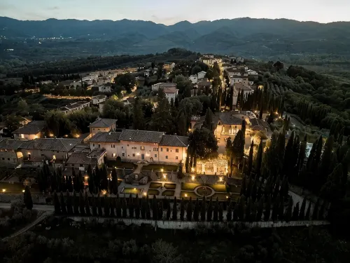 Villa Barberino - parking