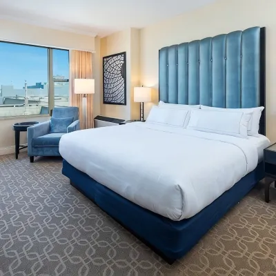 The Marc Hotel Hotels near Wisconsin Center