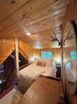 溫馨小木屋，享河景，可住3人，配有熱水浴缸、木柴爐和火坑！ - 小木屋