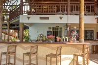 Kena Beach Hotel - Bares