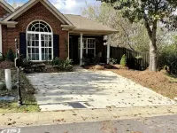 Near Oak Mtn Garden Home - 2-Star
