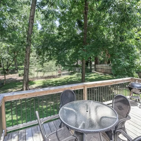 Lake Tillery Area, 4-bedroom house in charming Norwood with WiFi, Deck and AC