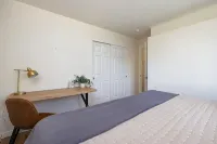 FRUITOPIA! Your 4 bedroom, 2 bath adventure basecamp in downtown Fruita CO - Wifi