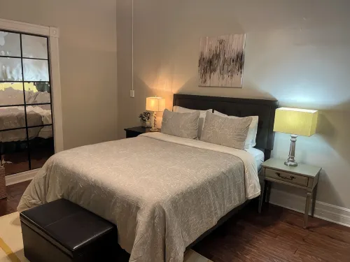 2 Rooms -2 Queen Beds Apartment in Pleasant Richmond with AC, WiFi - Apartments