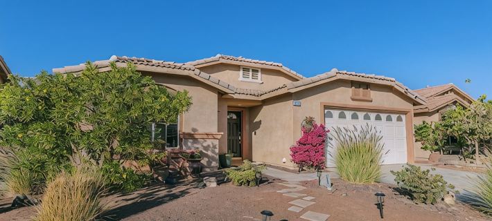 Desert Dreams - Charming 2-bedroom house with a salt water pool Hoteles en Indio