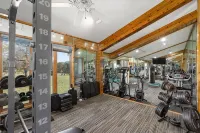VellaVue Luxury Estate: Private Indoor Pool, Sauna, Gym & Theater – Sleeps 20 - Kuntosalit
