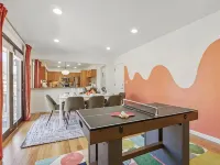 Spacious 4BD - Backyard BBQ, Fire Pit & Mini Golf Hotels in Arvada