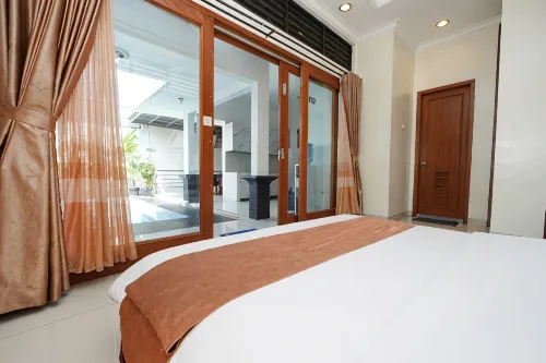 Sutan Raja Villa Kuningan - 駐車場