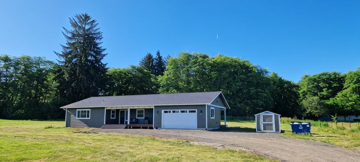 Cozy Pnw Escape in Town with Hidden Creek Spot, Perfect for Exploring Olympic NP 포크스 호텔