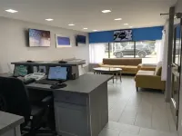 Sun & Sand Resort Oceanfront Suites Отели рядом с достопримечательностью «Пляж Сандбридж»