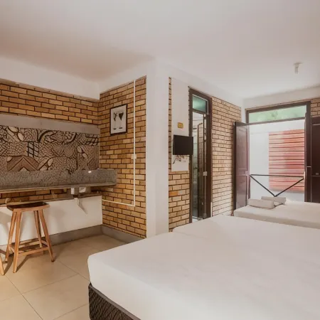 Economy Flat