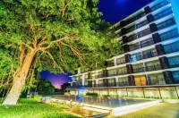 Sakura Residence & Hotel - Rooftop Pools