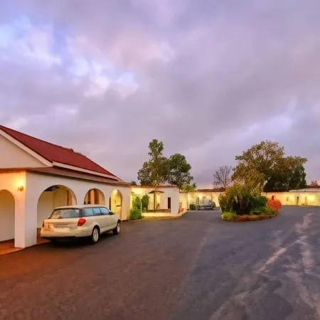 Azalea Motel