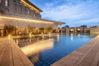 Alisa Hotel Tema - Pools