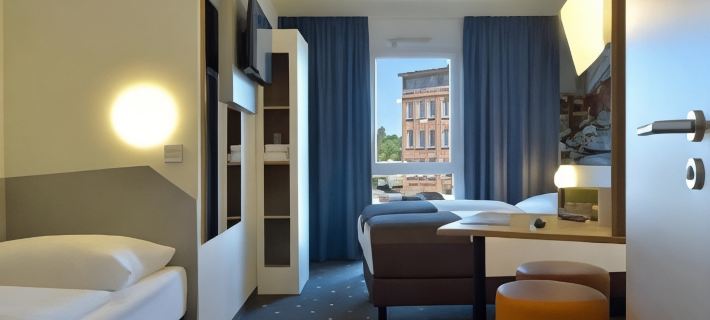 โรงแรม B&B คีล-วิทเซนชาฟท์ปาร์ค โรงแรมในคีล
