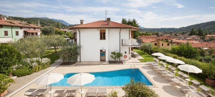 Ca' le Terrazze with Pool Hotels in Garda Town