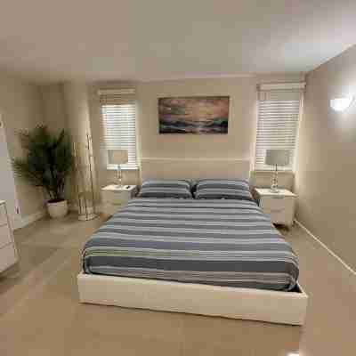 97-B Free Parking! Beautiful Oceanfront Condo! Rooms