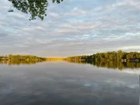 Experience Luxury, Leisure, and Lakefront Living for the Whole Family. - Wifi